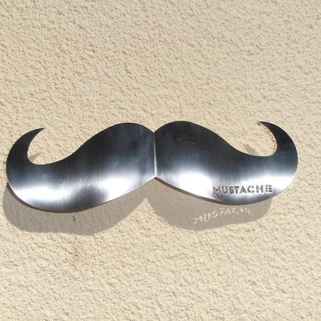 Mustache Studio Ourém Kültér fotó