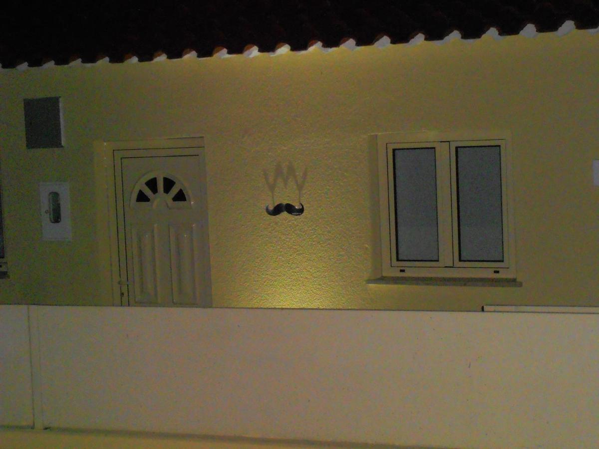 Mustache Studio Ourém Kültér fotó
